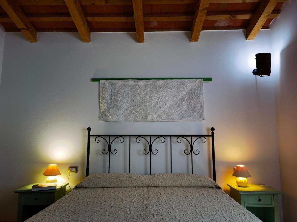 La Corte Degli Ulivi - Albergo Rurale Tresnuraghes Екстер'єр фото