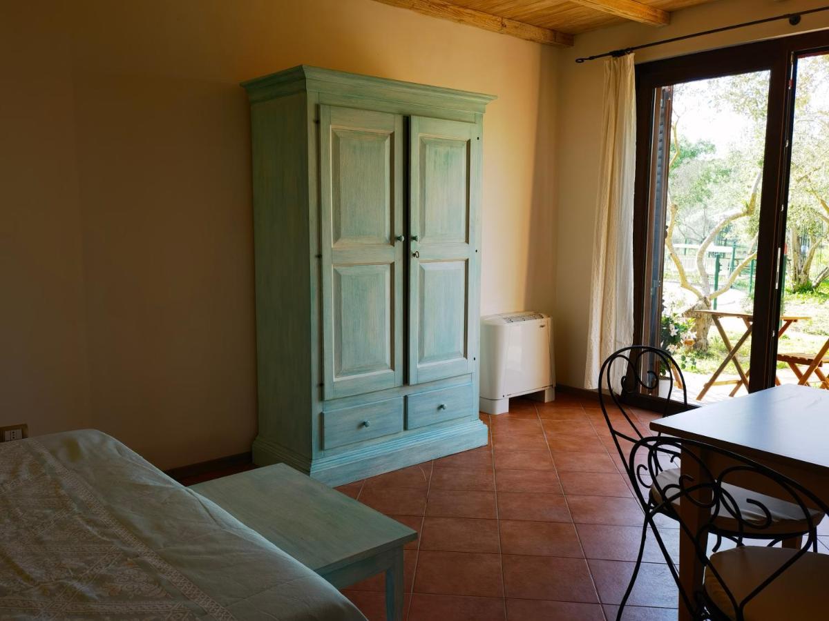 La Corte Degli Ulivi - Albergo Rurale Tresnuraghes Екстер'єр фото
